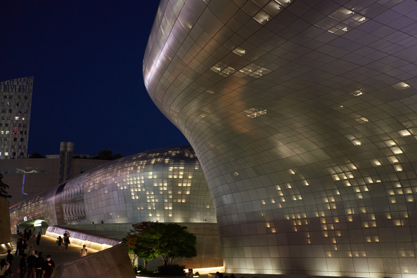 دونغ ديمون ديزاين بلازا في سيول حيث تقام فعاليات Taste of Seoul